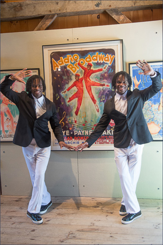 Hip-hop dancers The Wonder Twins