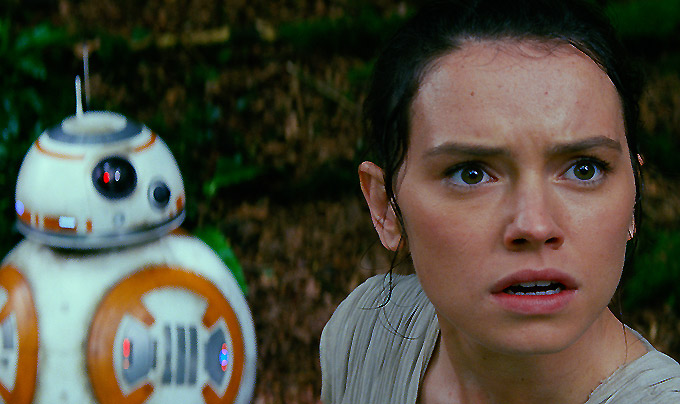 BB-8 and Daisy Ridley - Rey - 680