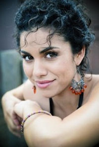 Andrea Sixtos