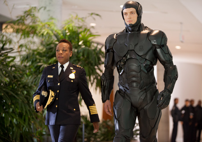 Marianne Jean-Babptist-Joel Kinneman-Robocop-680