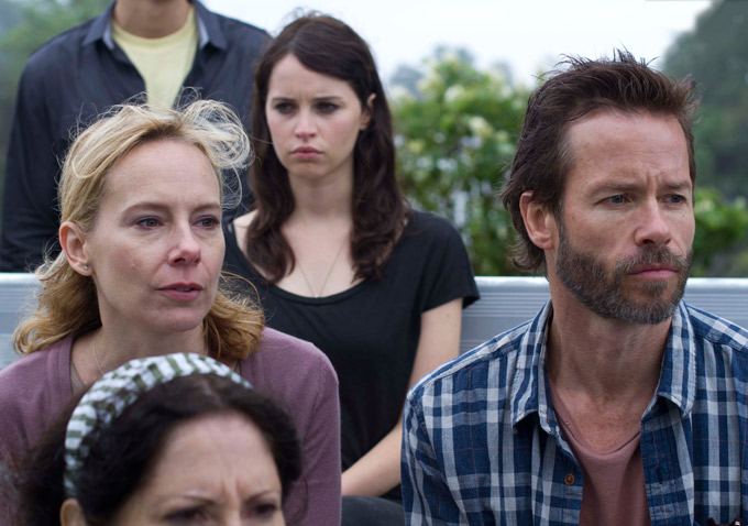 Amy Ryan-Felicity Jones-Guy Pearce-680