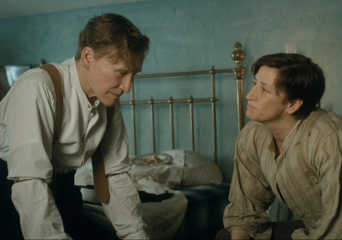 Glenn Close and Janet McTeer in Albert Nobbs