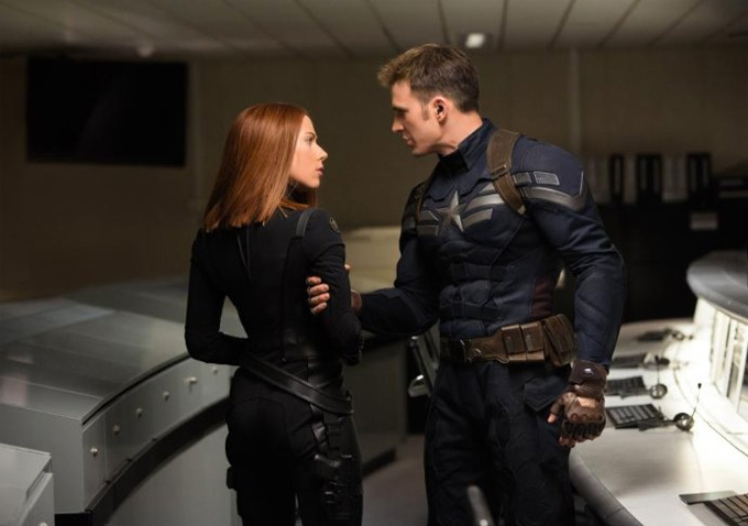 Scarlett Johansson-Chris Evans-680