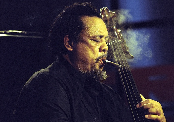 An extraordinary portrait of Charles Mingus by Thomas Reichman.
