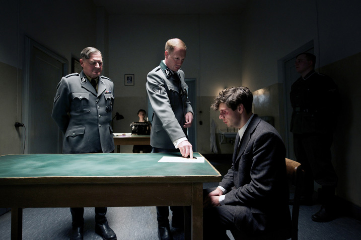 Oliver Hirschbiegel, 13 Minutes