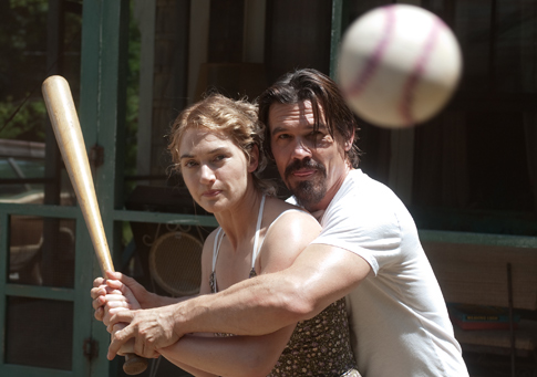 Kate Winslet-Josh Brolin-2-485