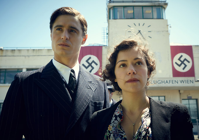 Max Irons-Tatiana Maslany