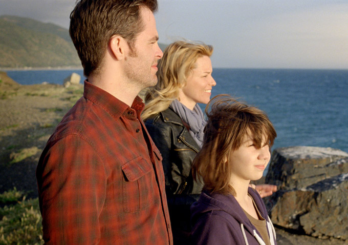 People Like Us, Chris Pine, Elizabeth Banks