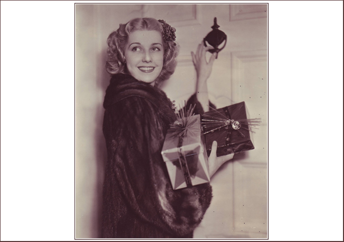 Anita Louise-Xmas Still-680