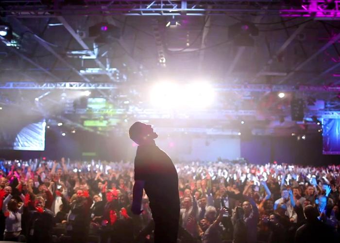 SXSW 2016 Review Tony Robbins I Am Not Your Guru Makes Tony Robbins 